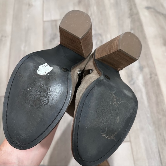 *HOST PICK*💝💝Vince Camuto Taupe Boot - Picture 7 of 9